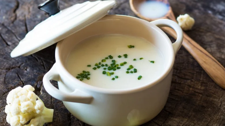 Cauliflower soup with chives