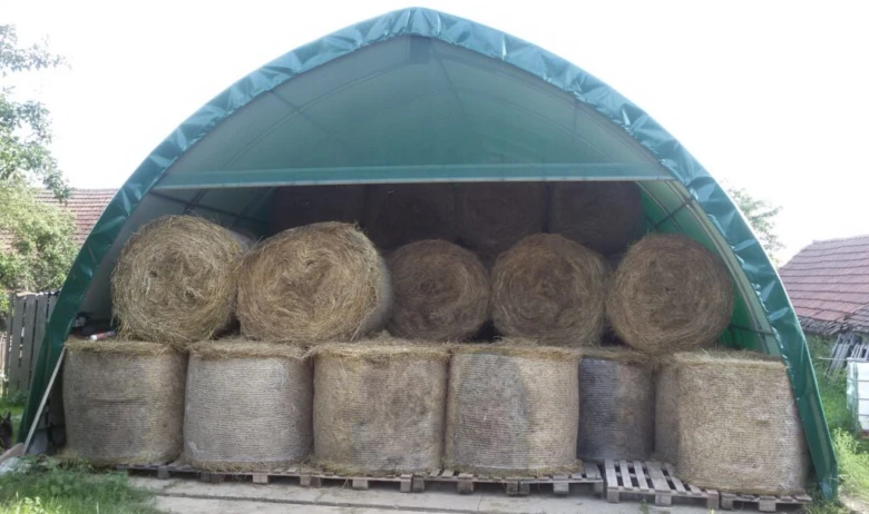 Hay bales storage