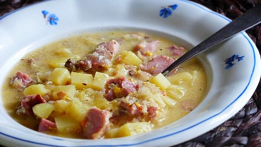 Kuchta s bramborami na vaření a smažení v polévce.
